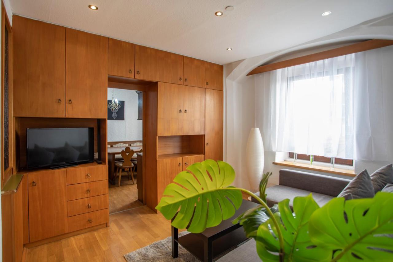 Traditional Old Town Apartment ฮัลล์อินทีโรล ภายนอก รูปภาพ