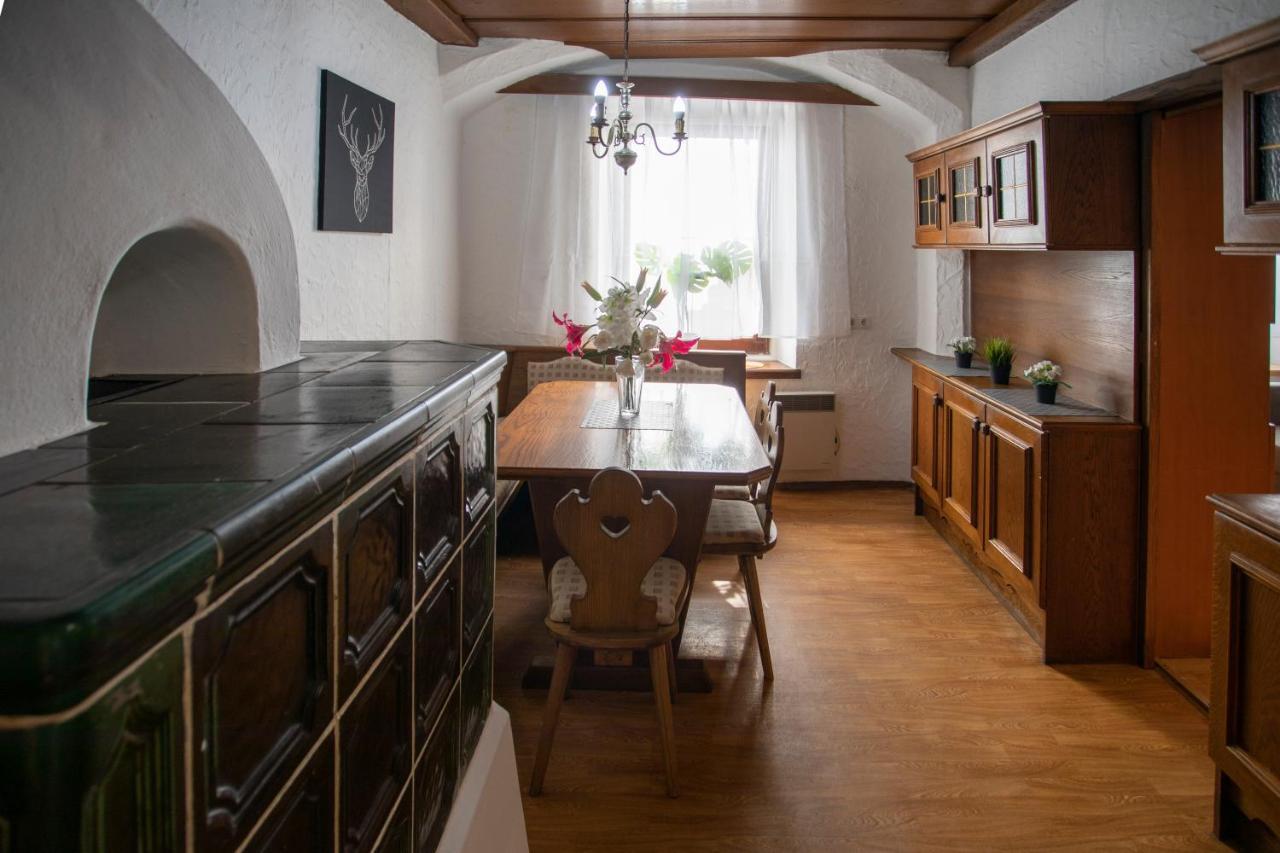 Traditional Old Town Apartment ฮัลล์อินทีโรล ภายนอก รูปภาพ