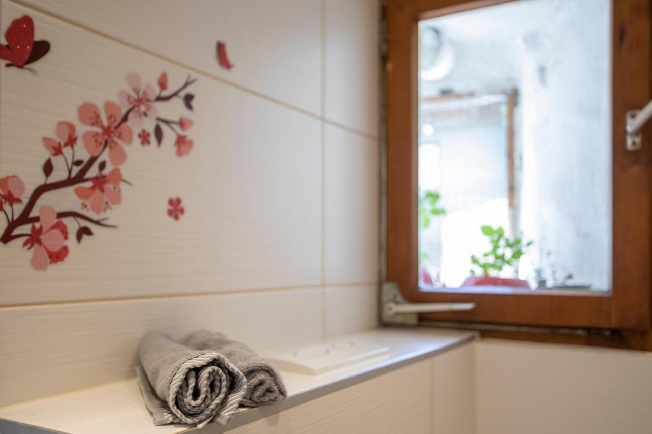 Traditional Old Town Apartment ฮัลล์อินทีโรล ภายนอก รูปภาพ
